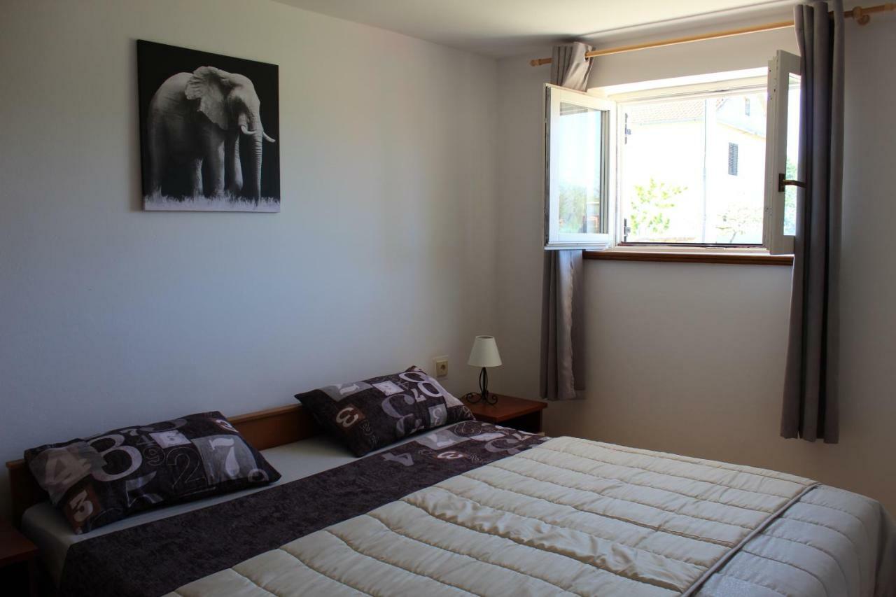 Apartman Leni Nin Eksteriør bilde