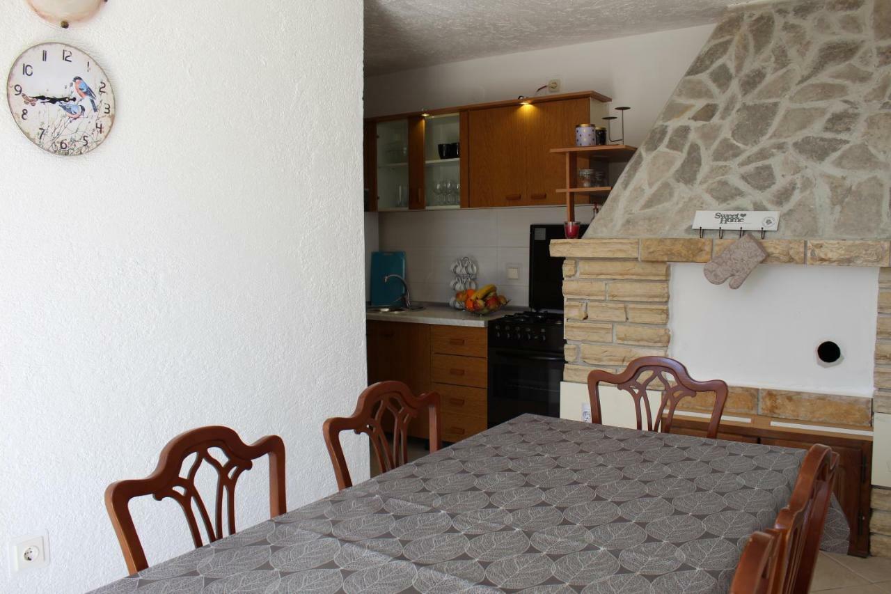 Apartman Leni Nin Eksteriør bilde